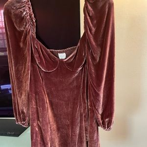 Aritzia Off-Shoulder Velvet Wilfred Bodycon Dress NWOT